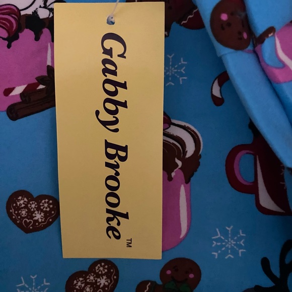 Scrubs top Gabby Brooke Hot Choc Mug Reindeer Gingerbread Short Sleeve Medical - Picture 5 of 5
